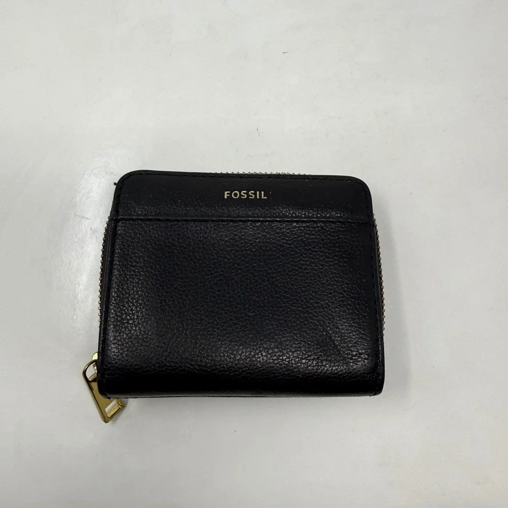Fossil Womens Black Pebbled Leather Zip Around Bifold Wallet Gold Hardware
